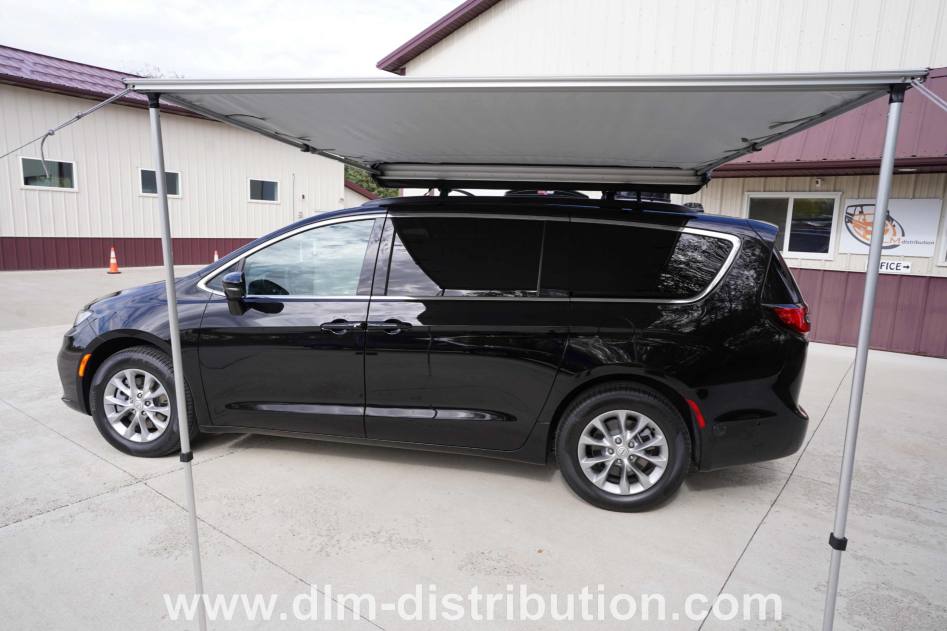 2025 Chrysler Pacifica Mini-T Campervan AWD – Black, solar-supported, All-Season Class B RV by DLM-Distribution